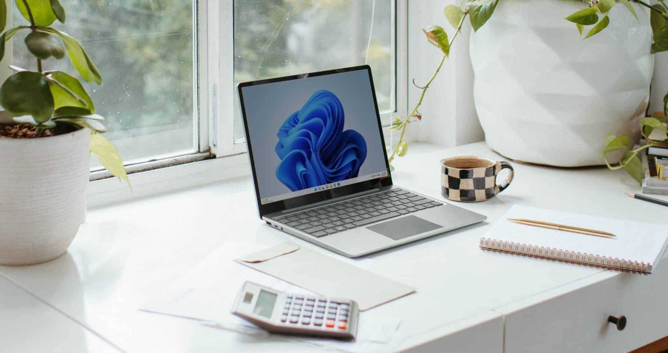 Hybride Werkplekken in 2025: De Toekomst van Flexibele en Productieve Werkruimtes